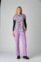 Cargar imagen en el visor de la galería, Top estampado modelo Ari diseño "Spring Friends" Koi Artis Series - 1093