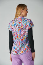 Cargar imagen en el visor de la galería, Top estampado modelo Ari diseño "Spring Friends" Koi Artis Series - 1093