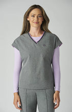 Cargar imagen en el visor de la galería, Koi Basics – Top McKenna 1145  + Pantalón Raelynn 789 – Heather Grey