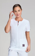 Cargar imagen en el visor de la galería, Koi Lite – Top Serenity 317 + Pantalón Peace 721 – White