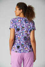 Cargar imagen en el visor de la galería, Top estampado modelo Leslie diseño "Flora Kitty" Koi Artis Series - 384