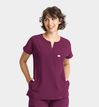 Cargar imagen en el visor de la galería, IRG EPIC  – Top Women's Dolman 3 Pocket 4804 + Pantalón Women's Yoga Waistband Flare Leg 9813  – Wine
