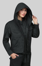 Cargar imagen en el visor de la galería, Chaqueta para dama modelo Nyra Koi Classics - 484