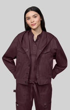 Cargar imagen en el visor de la galería, Chaqueta para dama modelo Nyra Koi Classics - 484