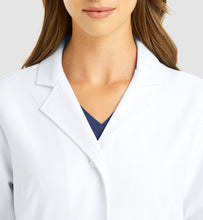 Cargar imagen en el visor de la galería, Bata de consulta femenina Momentum Maevn - 5073