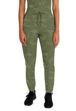 Cargar imagen en el visor de la galería, Healing Hands HH PURPLE LABEL JACQUARD – Top  Journey Camo 2352 + Pantalón Tate Jogger Camo 9350 - Olive