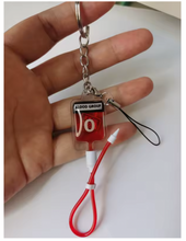 Cargar imagen en el visor de la galería, Llavero de PVC con diseño de bolsa de sangre tipo A, B, O, AB