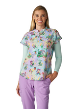 Cargar imagen en el visor de la galería, Top estampado modelo Ari Koi Artists Series - 1093