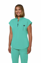 Cargar imagen en el visor de la galería, Koi Solis – Top Catrin 1131 + Pantalón Freda Wide 785 – Sea Green