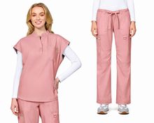 Cargar imagen en el visor de la galería, Koi Classics – Top Seraphine 1148 + Pantalón Lindsey 701 – Ballet Rose