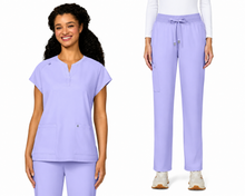 Cargar imagen en el visor de la galería, Koi Cureology – Top Reese C102 + Pantalón Atria C701 – Digital Lavender