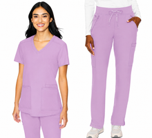 Cargar imagen en el visor de la galería, MedCouture Insight – Top 3 Pocket MC2411 + Pantalón Zipper MC2702 - Lilac