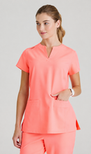 Cargar imagen en el visor de la galería, Skechers by Barco® – Top Coast SKT259 + Pantalón Theory Jogger SKP552 – CORAL FIZZ
