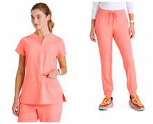 Cargar imagen en el visor de la galería, Skechers by Barco® – Top Coast SKT259 + Pantalón Theory Jogger SKP552 – CORAL FIZZ