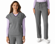 Cargar imagen en el visor de la galería, Koi Basics – Top McKenna 1145  + Pantalón Raelynn 789 – Heather Grey