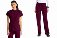 Cargar imagen en el visor de la galería, Grey's Anatomy™ Stretch by Barco – Top Kristi GRST292  + Pantalón Kim GRSP500 - Wine