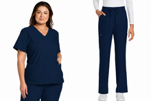 Cargar imagen en el visor de la galería, Cherokee CK WW ORIGINALS ULTRA– Top V-Neck CK953A   + Pantalón Mid Rise Drawstring Trouser Cargo CK272A - Navy