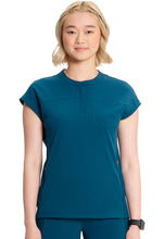 Cargar imagen en el visor de la galería, Cherokee CK IN GNR8 – Top Henley IN622A + Pantalón Mid Rise Pull-on Tapered Leg Cargo IN120A - Caribbean Blue