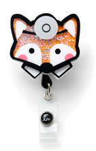 Cargar imagen en el visor de la galería, Porta credenciales retráctil estilo "shaker" con diseños by Koi