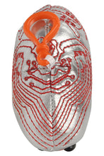 Cargar imagen en el visor de la galería, Llavero con cerebro de IA - GIANTmicrobes