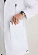Cargar imagen en el visor de la galería, Bata Modelo Noah Grey's Anatomy Clásica by Barco - 0914