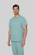 Cargar imagen en el visor de la galería, Koi Cureology – Top Stasis C652 + Pantalón Atria C701 – Sage