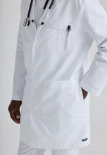 Cargar imagen en el visor de la galería, Bata Modelo Noah Grey's Anatomy Clásica by Barco - 0914