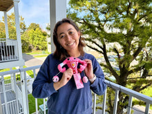 Cargar imagen en el visor de la galería, Peluche de Útero con síndrome premenstrual - GIANTmicrobes