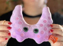 Cargar imagen en el visor de la galería, Peluche de Tiroides - GIANTmicrobes