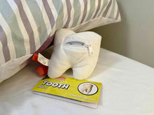 Cargar imagen en el visor de la galería, Peluche de Diente (Molar) - GIANTmicrobes